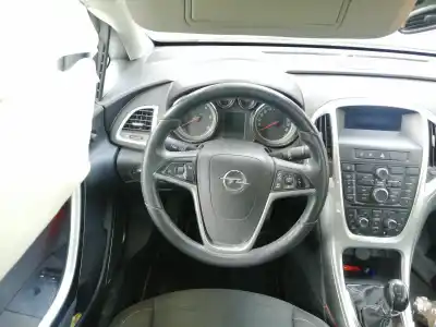 Scrapping Vehicle opel astra j (p10) 1.7 cdti (68) of the year 2010 powered a17dtr