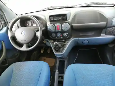 Veicolo di demolizione fiat doblo (119) 1.9 8v dynamic / multijet dynamic plus (77kw) dell'anno 2004 alimentato 223a7000