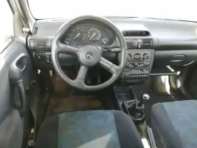 Veicolo di demolizione opel corsa b (1993->) 1.7 d dell'anno 1998 alimentato d-x17d