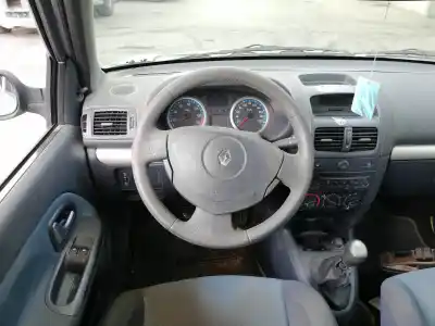 Здавання транспортного засобу renault clio ii fase ii (b/cb0) 1.2 року 2006 потужний d4fg722