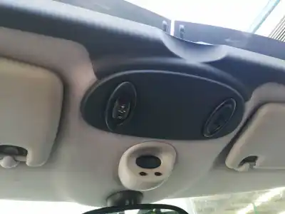 Véhicule à la ferraille mini mini (r50, r53) cooper de l'année 2001 alimenté w10 b16 a