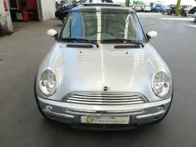 Véhicule à la ferraille mini mini (r50, r53) cooper de l'année 2001 alimenté w10 b16 a