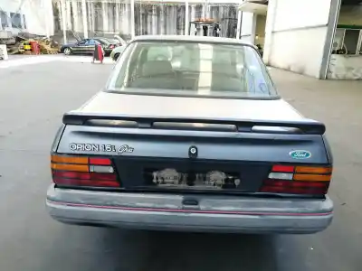 Veicolo di demolizione ford orion 1.6 dell'anno 1989 alimentato lr