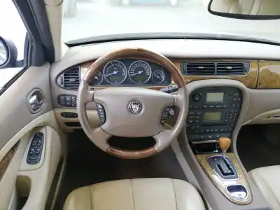 Veículo de Sucata jaguar s-type 2.7 v6 diesel cat do ano 2006 alimentado 7g