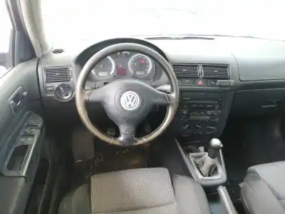 Veículo de Sucata volkswagen golf iv berlina (1j1) 1.9 tdi do ano 2003 alimentado atd