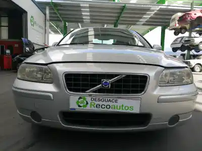 Sloopvoertuig volvo s60 berlina d5 van het jaar 2004 aangedreven d5244t