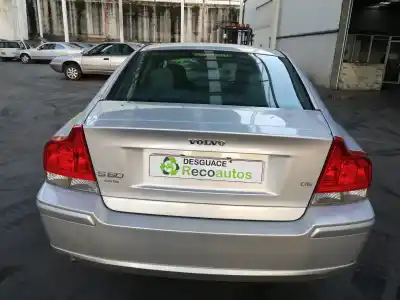 Sloopvoertuig volvo s60 berlina d5 van het jaar 2004 aangedreven d5244t