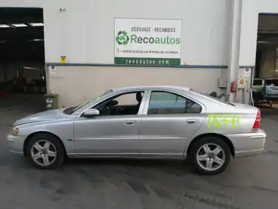 Sloopvoertuig volvo s60 berlina d5 van het jaar 2004 aangedreven d5244t
