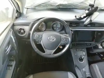 Veículo de Sucata toyota auris 1.8 16v (híbrido) do ano 2018 alimentado 2zr