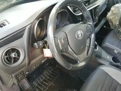 Veículo de Sucata toyota auris 1.8 16v (híbrido) do ano 2018 alimentado 2zr