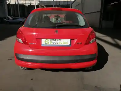 Veicolo di demolizione peugeot 207 1.4 hdi dell'anno 2013 alimentato 8h01