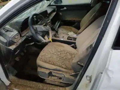 Veicolo di demolizione seat leon (kl1) 1.5 16v tsi act 131 cv / 96 kw dell'anno 2021 alimentato dpb