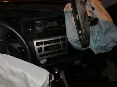 Veículo de Sucata toyota corolla (_e12_) 2.0 d-4d (cde120r_ cde120l_) do ano 2005 alimentado 1cdftv