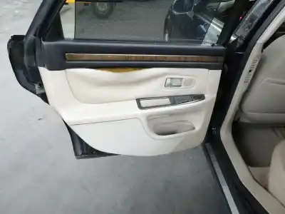 Здавання транспортного засобу audi a8 (d2) 4.2 quattro року 1997 потужний ahc