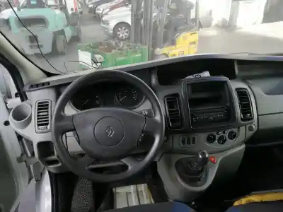 Veículo de Sucata renault trafic combi (ab 4.01) 2.0 dci diesel cat do ano 2011 alimentado m9rm7