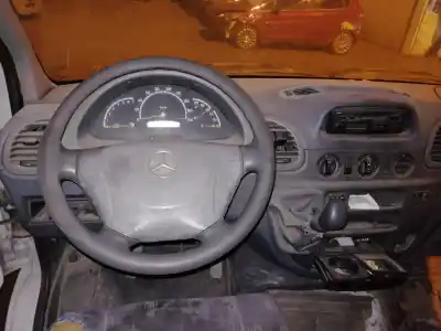 Veículo de Sucata mercedes-benz sprinter 02.00 -> caja cerrada 2.2 cdi cat do ano 2006 alimentado 611981