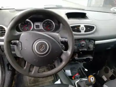 Veículo de Sucata renault clio iii 1.5 dci diesel cat do ano 2012 alimentado k9k6770