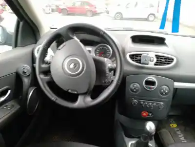 Veículo de Sucata renault clio iii 1.5 dci diesel cat do ano 2006 alimentado k9kt766