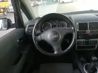 Veículo de Sucata audi a2 (8z) 1.6 fsi do ano 2004 alimentado bad