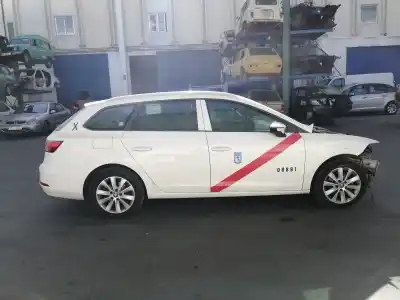 Veículo de Sucata seat leon st (5f8) 1.4 tgi bivalent. gasolina / cng do ano 2017 alimentado cpwa