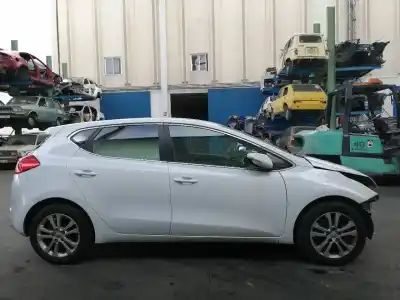 Veículo de Sucata kia pro cee´d (jd) 1.4 crdi 90 do ano 2013 alimentado d4fc