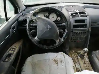 Véhicule à la ferraille peugeot 407 2.2 de l'année 2005 alimenté 3fz