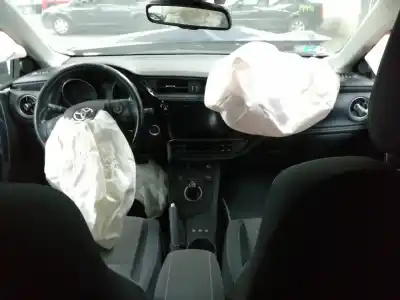 Veículo de Sucata toyota auris 1.8 16v (híbrido) do ano 2018 alimentado 2zr