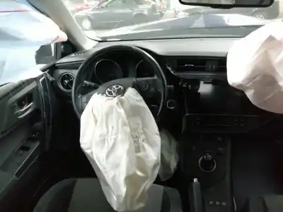 Veículo de Sucata toyota auris 1.8 16v (híbrido) do ano 2018 alimentado 2zr