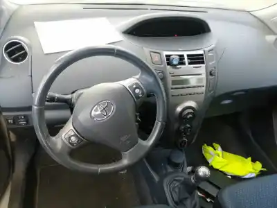 Véhicule à la ferraille toyota yaris (_p9_) 1.3 vvt-i (scp90_) de l'année 2009 alimenté 1nr