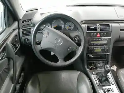 Vehicul casat mercedes-benz clase e (w210) berlina 2.6 cat al anului 2000 alimentat 612961