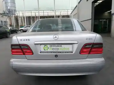 Vehicul casat mercedes-benz clase e (w210) berlina 2.6 cat al anului 2000 alimentat 612961