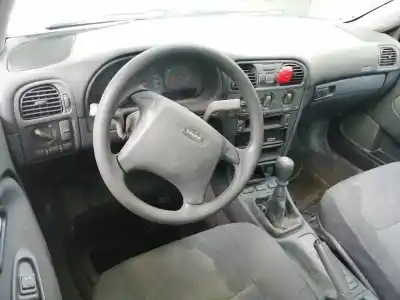 Véhicule à la ferraille volvo s40 berlina 1.9 diesel de l'année 2000 alimenté d4192t2