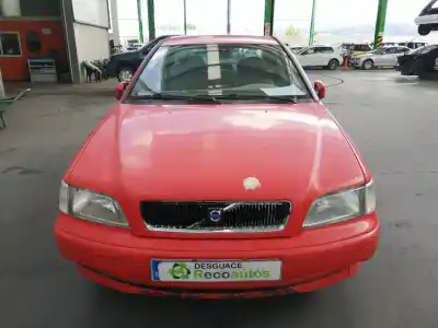 Véhicule à la ferraille volvo s40 berlina 1.9 diesel de l'année 2000 alimenté d4192t2