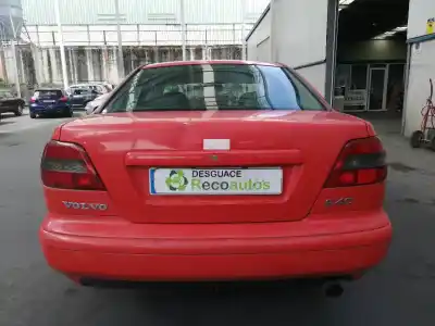 Véhicule à la ferraille volvo s40 berlina 1.9 diesel de l'année 2000 alimenté d4192t2