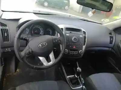 Veículo de Sucata kia pro cee´d (ed) 1.6 crdi 90 do ano 2011 alimentado d4fb