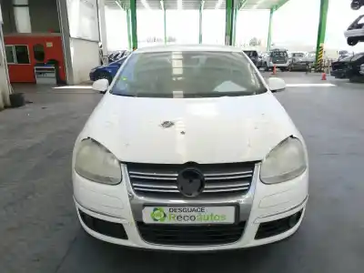 Veículo de Sucata volkswagen jetta (1k2) 2.0 tdi do ano 2008 alimentado bkd