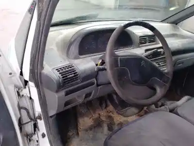 Veículo de Sucata citroen jumpy i (u6u_) 2.0 hdi 95 do ano 2002 alimentado rhx