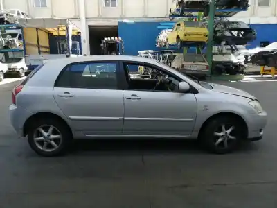 Sloopvoertuig toyota corolla (_e12_) 2.0 d-4d (cde120_) van het jaar 2002 aangedreven 1cdftv