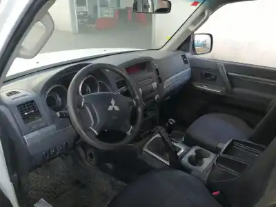 Verschrottungsfahrzeug mitsubishi montero (v80/v90) 3.2 di-d intense des jahres 2011 angetrieben 4m41