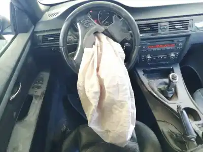 Sloopvoertuig bmw 3 descapotable (e93) 320 i van het jaar 2007 aangedreven n43b20a