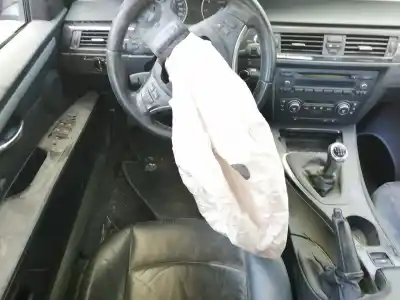 Sloopvoertuig bmw 3 descapotable (e93) 320 i van het jaar 2007 aangedreven n43b20a