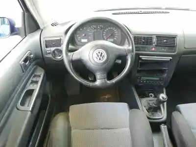 Veículo de Sucata volkswagen golf iv (1j1) 1.6 do ano 1999 alimentado akl