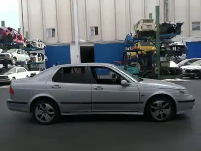 Veículo de Sucata saab 9-5 (ys3e) 2.2 tid do ano 2003 alimentado d223l