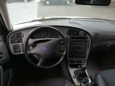 Veículo de Sucata saab 9-5 (ys3e) 2.2 tid do ano 2003 alimentado d223l