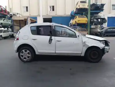 Veículo de Sucata dacia sandero 1.5 dci do ano 2010 alimentado k9k8796