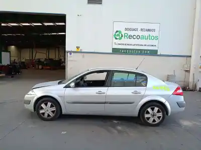Verschrottungsfahrzeug RENAULT MEGANE II SEDÁN (LM0/1_) 1.9 DCI (LM0G, LM1G, LM2C) des Jahres 2005 angetrieben F9QB8