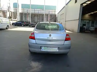 Verschrottungsfahrzeug renault megane ii sedán (lm0/1_) 1.9 dci (lm0g, lm1g, lm2c) des jahres 2005 angetrieben f9qb8