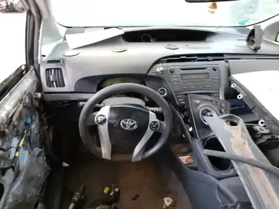 Здавання транспортного засобу toyota prius (_w3_) 1.8 hybrid (zvw3_) року 2012 потужний 