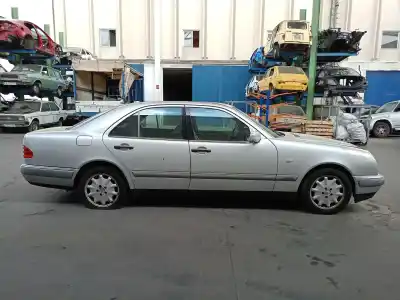 Veículo de Sucata mercedes-benz clase e (w210) e 300 turbo-d (210.025) do ano 2002 alimentado 606962