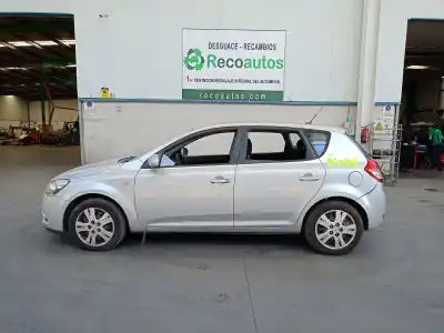 Здавання транспортного засобу KIA CEE'D FASTBACK (ED) 1.6 CRDI 90 року 2010 потужний D4FB